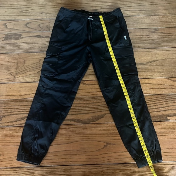 Jack & Jones mens JJIGORDON JUROSS CARGO AKM
BLACK Cargo Pants - Picture 7 of 16